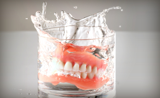 dca-blog_dentures-splash-in-glass
